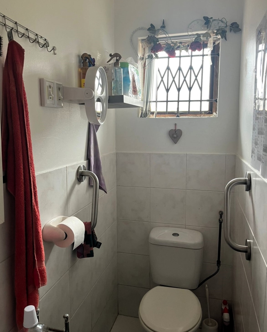 5 Bedroom Property for Sale in Noorsekloof Eastern Cape